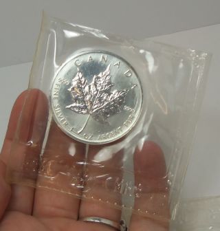 1991 $5 Dollar Canada.  999 Fine Silver Maple Leaf 1oz Bullion Coin - photo