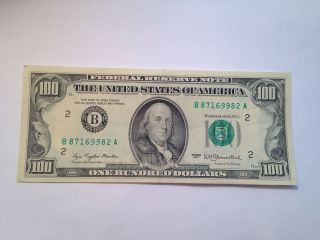 Old One Hundred Dollar $100 Bill Federal Reserve Note 1977 B Series York,  Ny photo