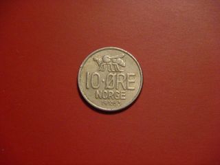Norway 10 Ore,  1963 Coin.  Honey Bee photo