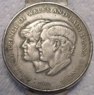 1981 Great Britain Crown H.  R.  H Prince Wales Lady Diana Spencer Coin Money Holder photo