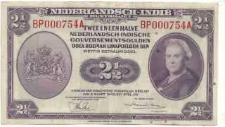 Netherlands Indies - 1943,  2 1/2 Gulden Xf, photo