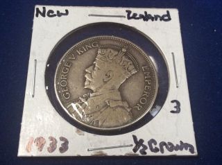Zealand,  1933 Silver,  Half Crown Very - Fine,  Km - 5 photo