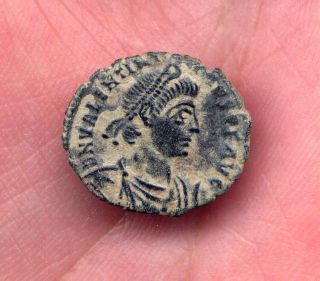 Loracwin Valentinian I,  Ae3.  364 - 367 Ad.  Rome photo