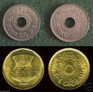 Egypt 1 X 1993 Coin 25 Piastres,  1 X 2004 5 Piastres Coin photo