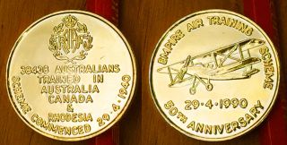 Australia: - Empire Air Training Scheme Commemorative Medallion Adp5014 photo