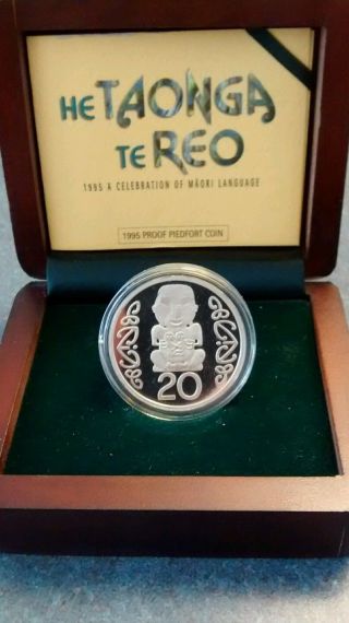 1995 - Zealand,  20 Cents,  Proof Silver,  W/wooden Box. photo