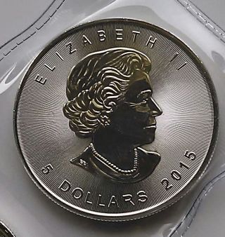 2015 Canada Silver Maple Leaf $5 1 Oz.  9999 Uncirculated Coin Argent Pur Ag Bu photo