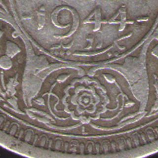 British India - 1944 - George Vi Lahore One Rupee Silver Coin Ex - Rare photo