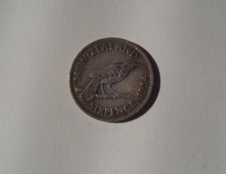 1934 Zealand Sixpence George V Silver Coin photo