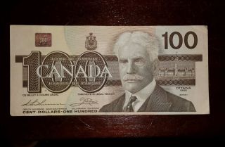 1 X 1988 Canadian Paper Money $100 Dollar Bill - Bank Of Canada photo