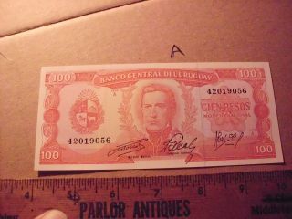 Cien 100 Pesos Banco Central De Uruguay Note photo