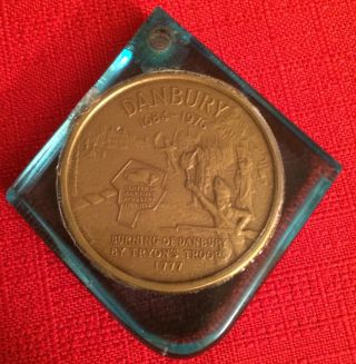 Vintage Coin American Revolution Bicentennial Danbury Connectitut Key Chain Seal photo