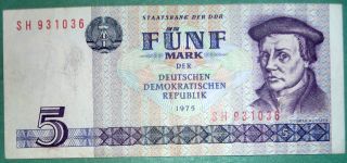 East Germany Ddr Gdr 5 Mark Note From 1987,  P 27 B,  Muntzer,  Narrow Serial photo