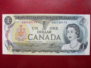 Crisp Uncirculated 1973 Canadian One Dollar Bill photo