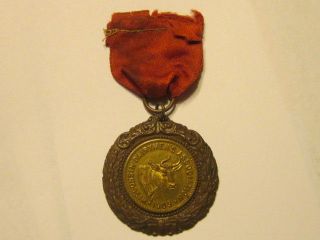 Wisconsin Dairymen ' S Association Fond Du Lac,  Wi 1903 Ribbon & Bull Medal photo