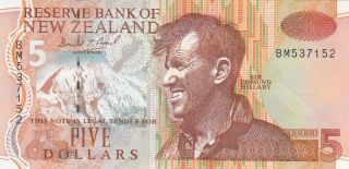 Zealand 5 Dollars Banknote 1992 P 177a photo