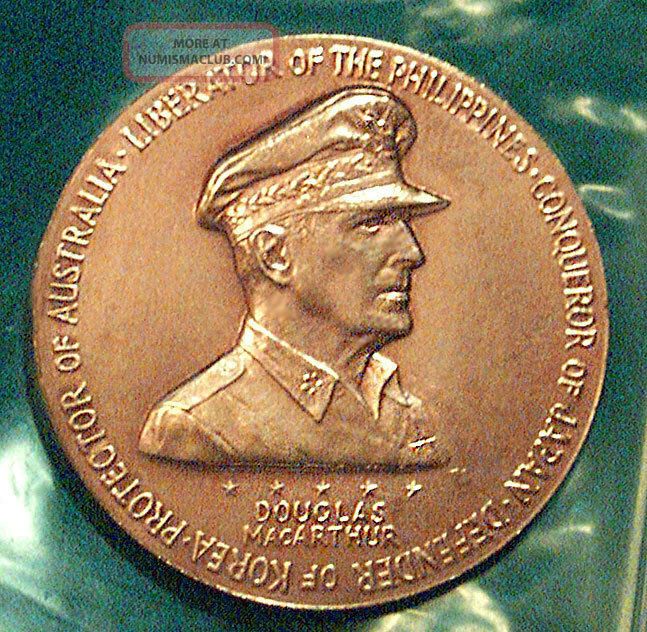 Douglas Macarthur Bronze Medal In Recognition Of Gallant Service 1962 Exonumia photo