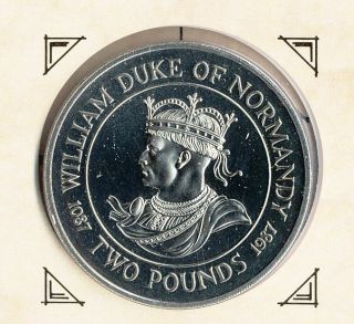 1987 Guernsey - 2 Pound William The Conqueror Commemorative Coin photo