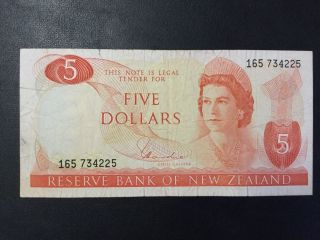 1977 Zealand Paper Money - 5 Dollars Banknote photo