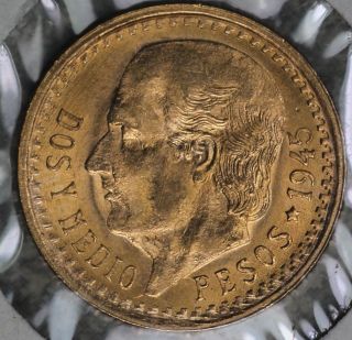 Uncirculated Mexico 1945 2 1/2 Pesos Gold Coin photo