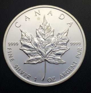 2009 Canadian Maple Leaf 5 Dollars 1 Troy Oz.  999 Fine Silver Coin (can2) photo
