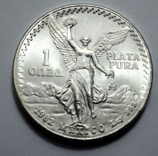 1982 1 Oz.  999 Fine Silver Mexico Ley Mexican Libertad,  1 Onza,  Pura Plata,  Unc photo
