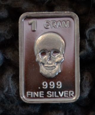 . 999 Pure Silver 1 Gram Bar / Skull Design photo