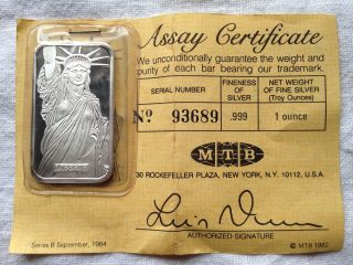 1982 Johnson Mathey 1 Oz Silver Bar Mtb Statue Of Liberty.  999 W/certificate, photo
