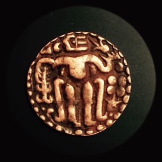 1197 - 1212 Queen Lilavati,  Ancient Bronze 1 Massa 1st Reign Coin,  Ceylon,  Sri Lanka photo