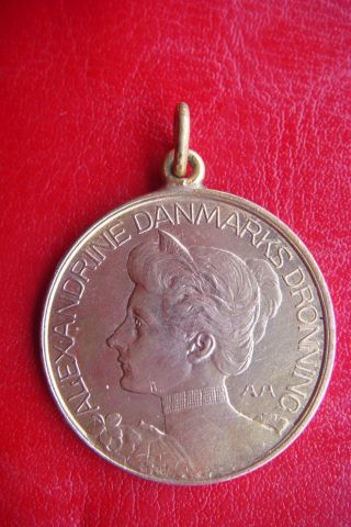 Old Queen Alexandrine Of Denmark Lykke Happiness Bronze Royal Royalty Medal photo