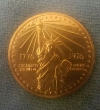 1976 National Bicentennial Medal.  Approximately 12.  9 Grams.  900 Fine Gold. photo