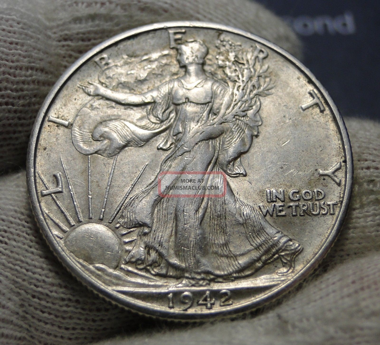 1942 - D Walking Liberty Half Dollar Coin. (1135)
