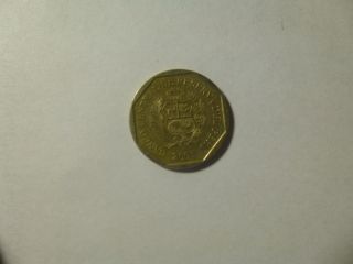 Peru Coin - 2005 1 Nuevo Sol - Circulated,  Spots photo