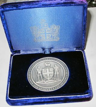 Newfoundland & Labrador Canada 9995 Silver Table Medal Case Unc photo