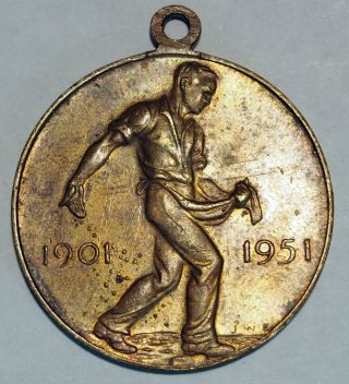 50 Years Of Federation Medal - Commonwealth Of Australia 1901 - 1951 photo