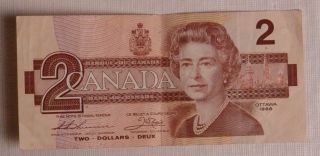 1986 $2 Two Dollar Bills Queen Elizabeth Second Canada photo