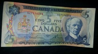 Crisp Canadian 1972 5 Five Cinq Dollar Bill,  Uncirculated. photo