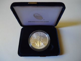 2014 1oz,  Amaerican Silver Eagle.  With Display Case. photo