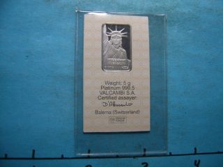5 Gram Statue Of Liberty Platinum 999.  5 Credit Suisse S/n 019559 photo