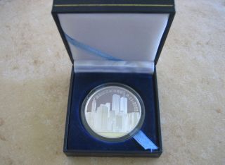 Wall Street 1 Oz.  Proof W/gift Ca Se Remember 9 - 11 - 01.  999 Pure Silver photo