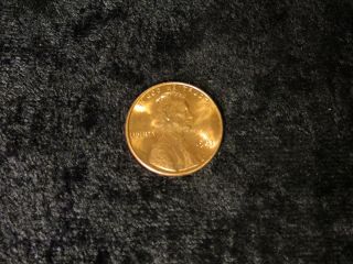 1983 Lincoln Memorial Cent Penny Coin - Flip photo