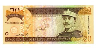 Dominican Republic P - 169b 20 Pesos 2002. . . . .  Unc photo