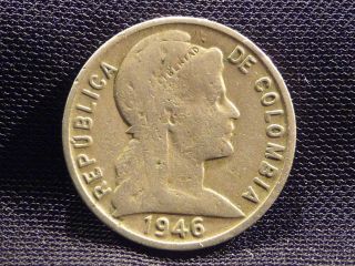 5 Centavos Coin - 1946 - Republic Of Colombia - Copper - Nickel photo