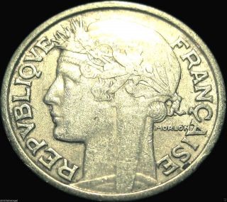 France - 1947 2 Franc Coin - Post Ww 2 - Fourth Republic photo