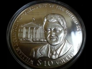 The Presidents Of The Usa William J Clinton $10 Coin Libia 2002 W/coa Slg143 photo