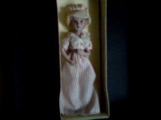 Antique Russia Girl Doll Ceramics Co.  Ltd.  Tianzhong Industrial Industrial photo
