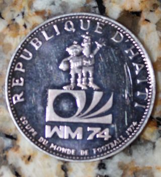 Haiti 1973 25 Gourdes Silver Haitian Collectable Coin 30.  5mm photo