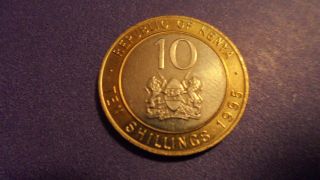 Kenya 1995,  Ten Shillings.  Coin. photo