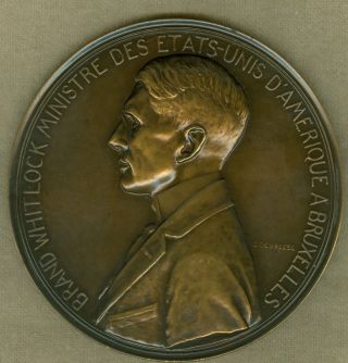 1915 Belgium Medal Issued To Honor Brand Whitlock,  Minister Of U.  S.  By Devreese photo