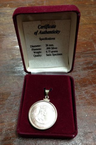 1992 Isabella Discovery Medal 500 Year Anniversary Santa Maria.  999 Silver photo